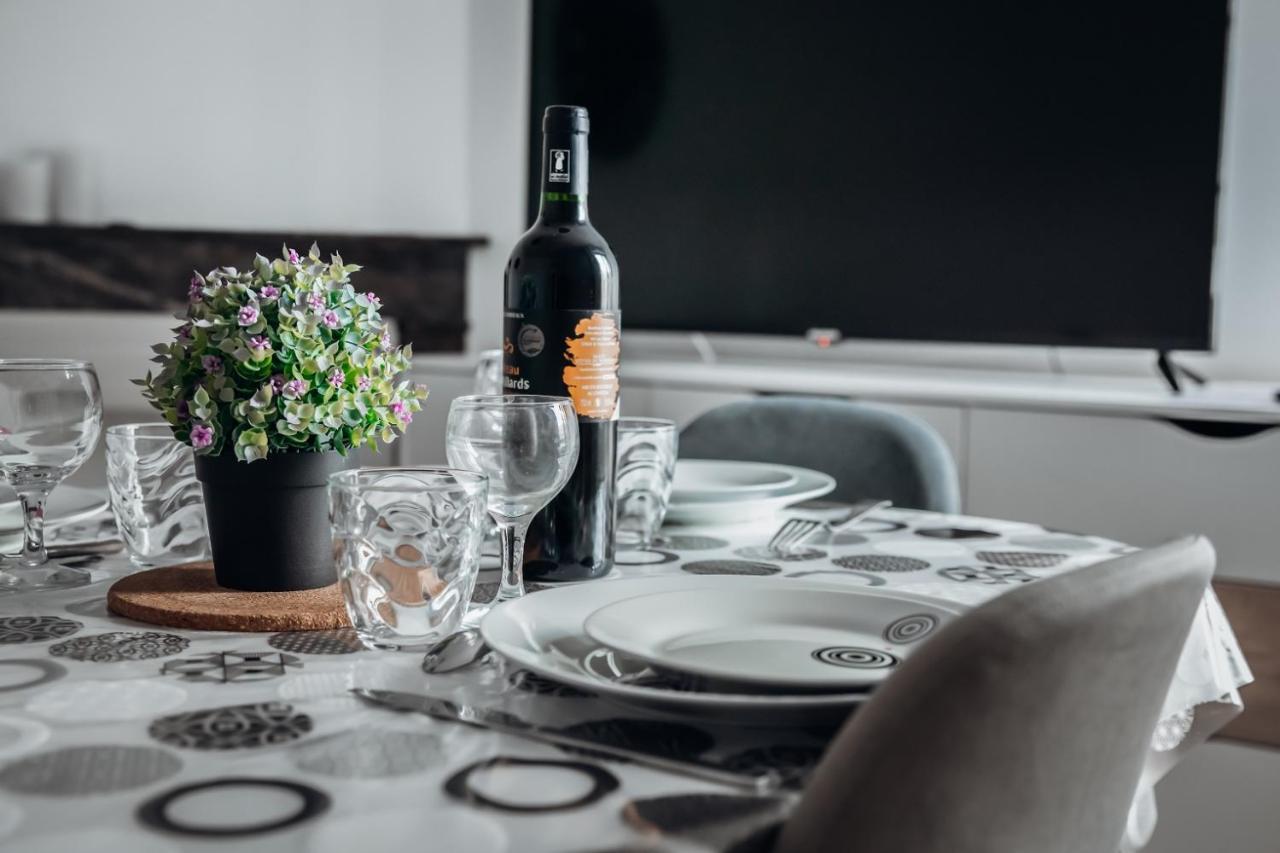 Appartement Neuf, Moderne Et Confortable! Ernee Luaran gambar